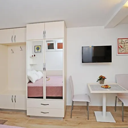 Nika Family - Basic Studio With External Terrace And Sea... * Ντουμπρόβνικ